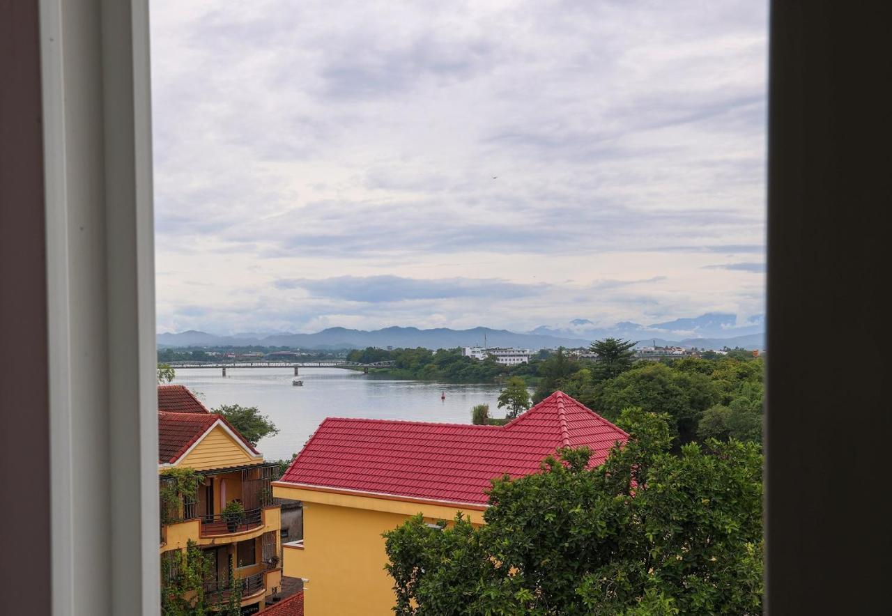 Charming Riverside Hotel เว้ ภายนอก รูปภาพ
