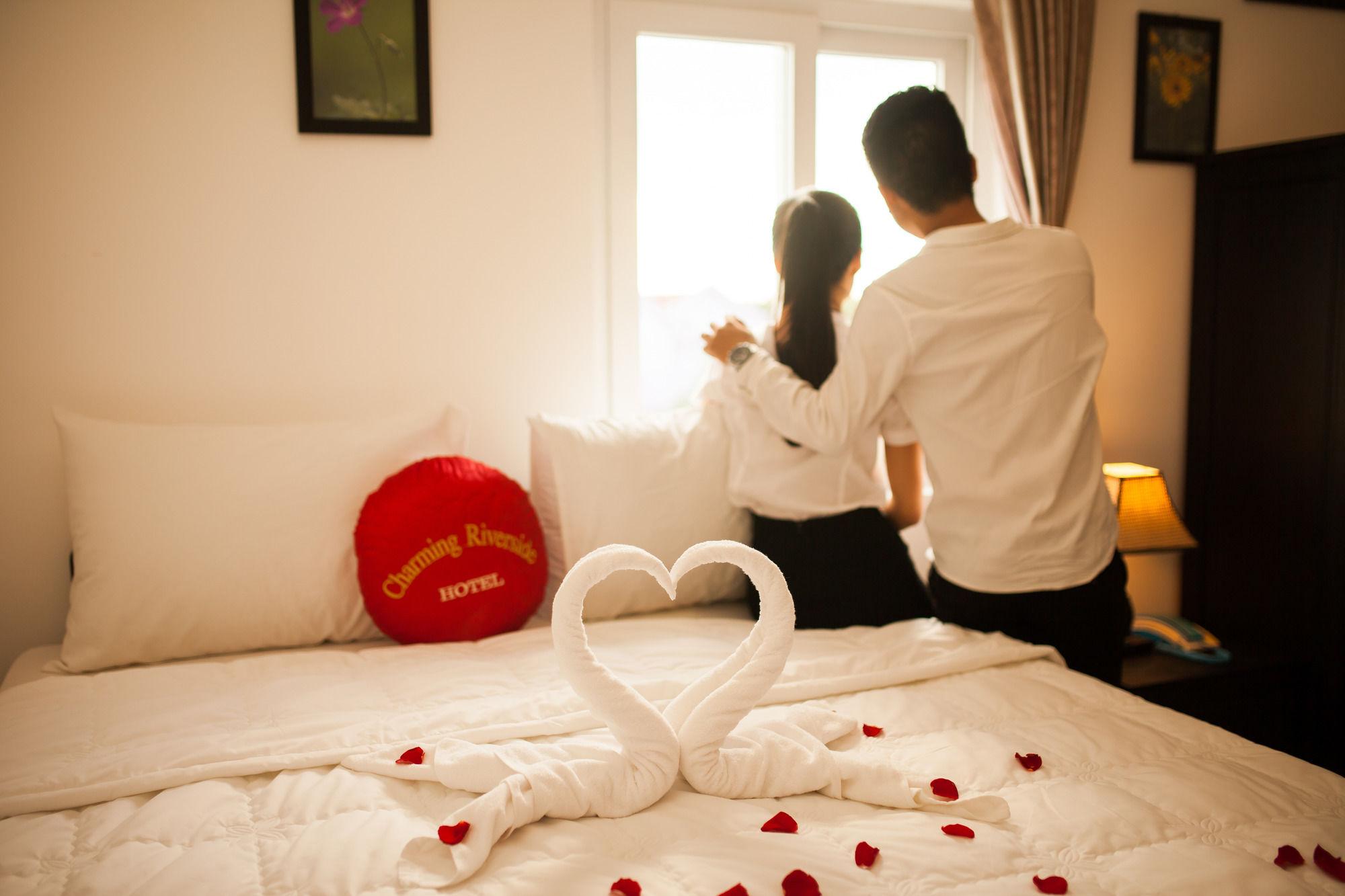 Charming Riverside Hotel เว้ ภายนอก รูปภาพ